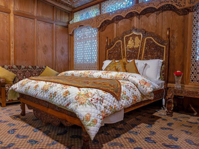 The Heritage Safina Group Of Houseboats Hotel Srinagar  Luaran gambar