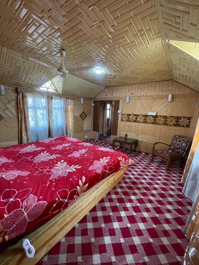 The Heritage Safina Group Of Houseboats Hotel Srinagar  Luaran gambar